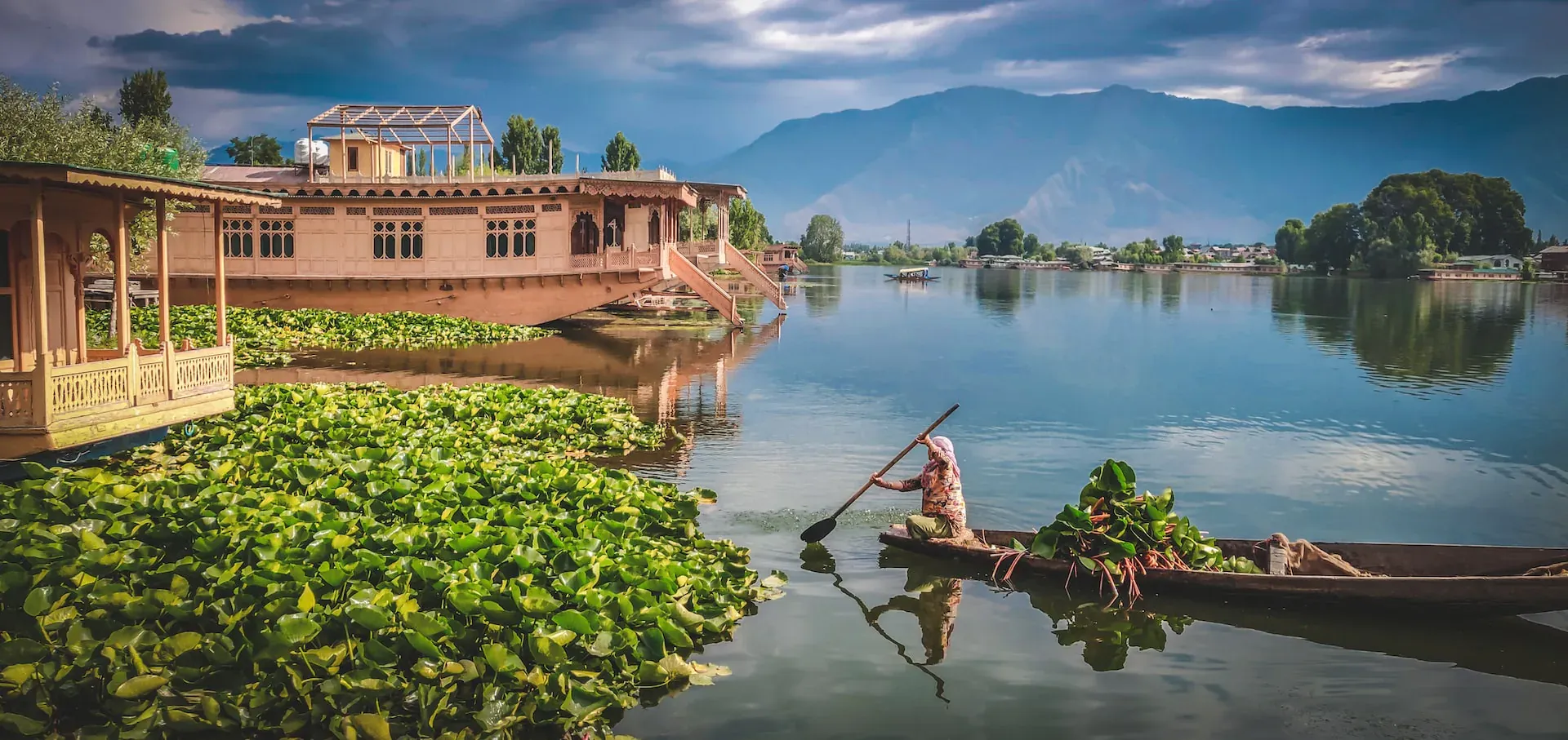 Adventure activities in Pahalgam valley with mountains and rivers